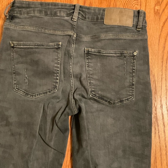 Zara Basic Denim Jeans, Faded Black, Distressed w/ Holes Raw Hem, 5-Pocket, Sz 4 - Picture 9 of 15